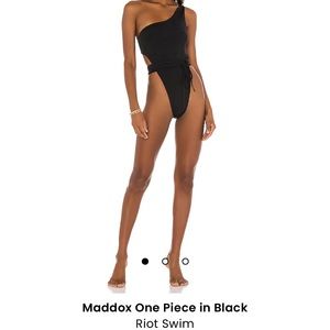 Riot swim black one piece size medium